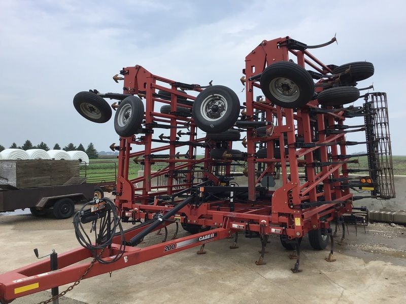 Used 2014 CASE IH TIGERMATE 200 For Sale in West Bend Iowa