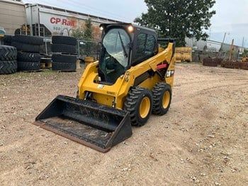 Used 2014 CATERPILLAR 242D For Sale in Shakopee Minnesota