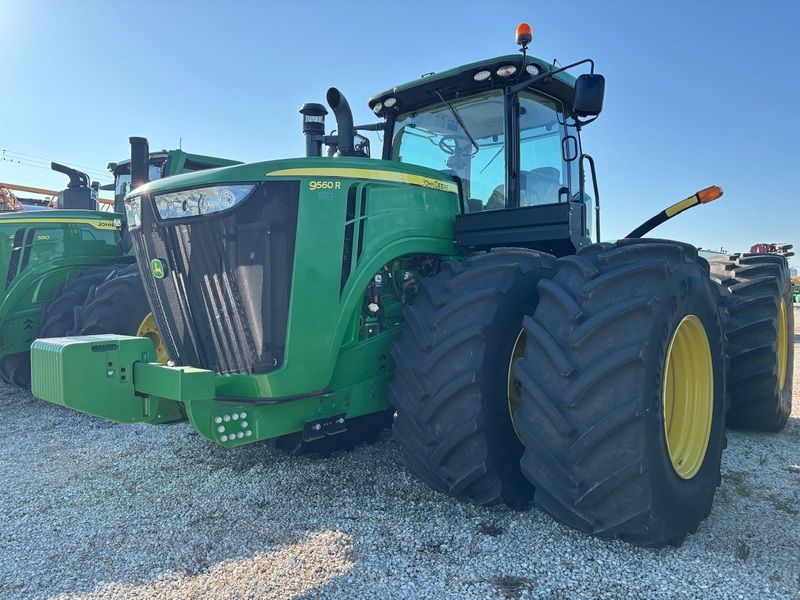 Used 2014 JOHN DEERE 9560R For Sale in Streator Illinois
