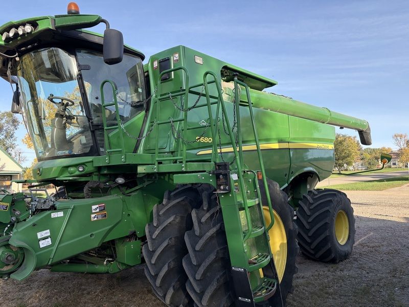 Used 2014 JOHN DEERE S680 For Sale in Selby South Dakota