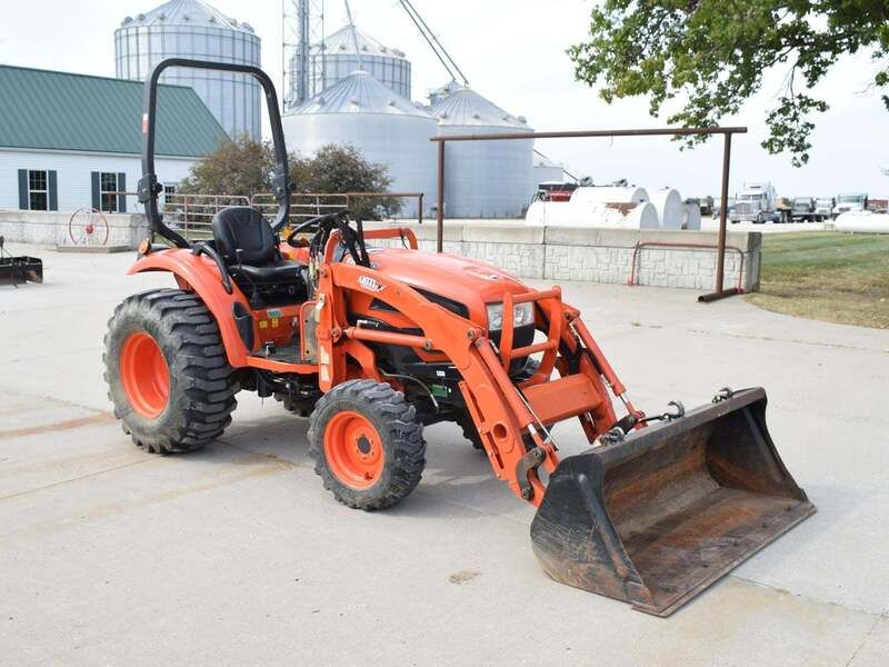 Used 2014 KIOTI CK35 For Sale in Kingdom City Missouri