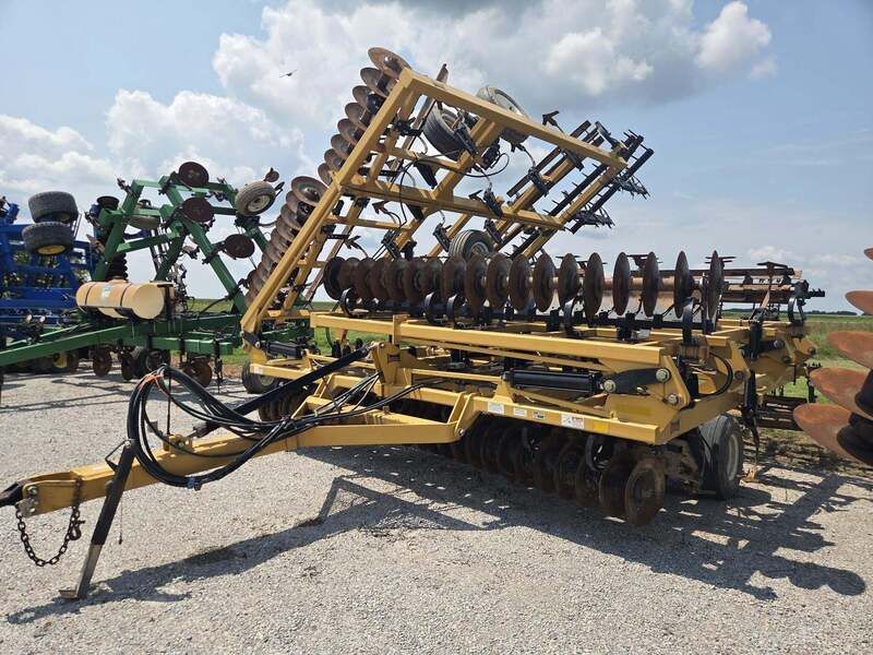 Used 2014 LANDOLL 876-40C For Sale in Shelbyville Illinois