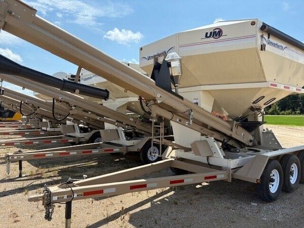 Used 2014 UNVERFERTH 3750 For Sale in Mendota Illinois