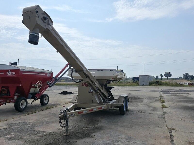 Used 2014 UNVERFERTH 400 For Sale in Hamel Illinois