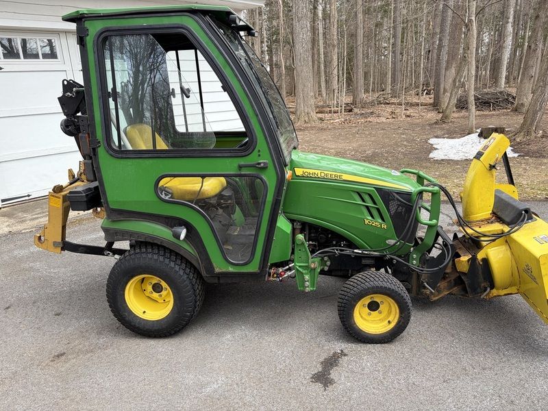 Used 2015 JOHN DEERE 1025R For Sale in Sandy Creek New York