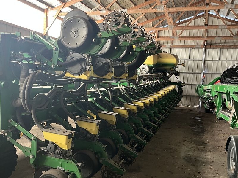 Used 2015 JOHN DEERE DB120 For Sale in Streator Illinois