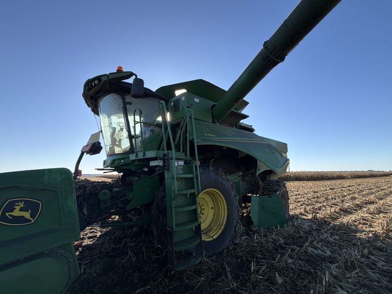 Used 2015 JOHN DEERE S660 For Sale in Marshall Missouri
