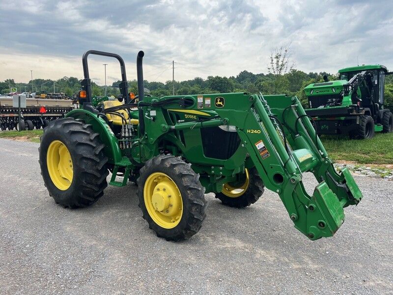 Used 2016 JOHN DEERE 5055E For Sale in Columbia Tennessee