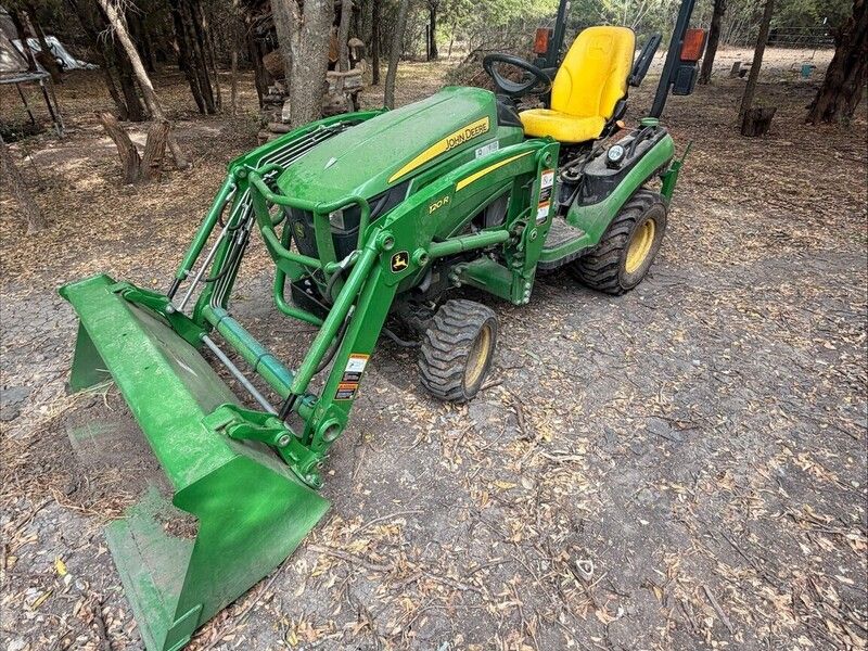 Used 2017 JOHN DEERE 1025R For Sale in Ennis Texas