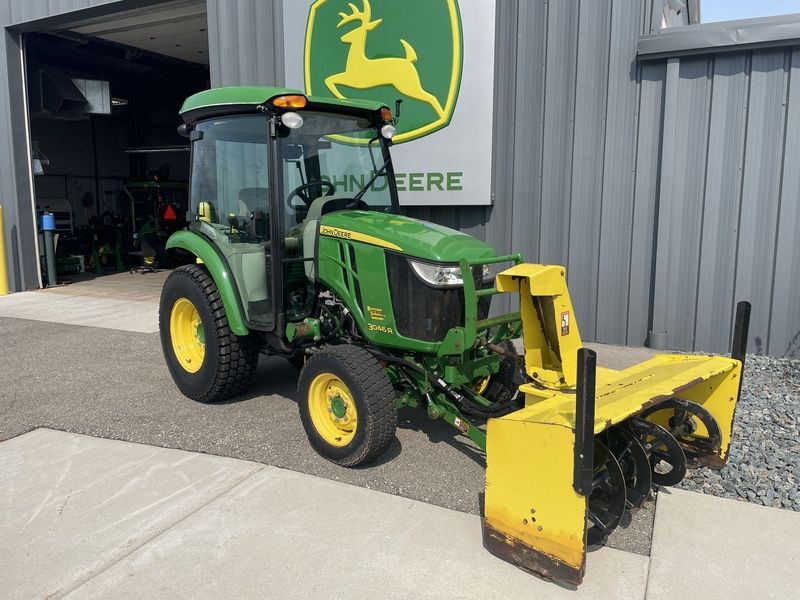 Used 2017 JOHN DEERE 3046R For Sale in Neenah Wisconsin