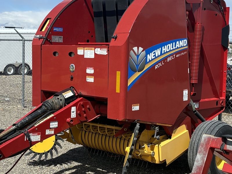 2017 NEW HOLLAND 450 For Sale