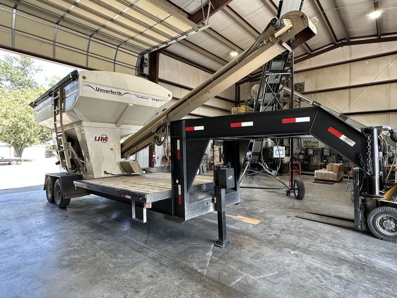 Used 2017 UNVERFERTH 3755XL For Sale in Pittsburg Kansas
