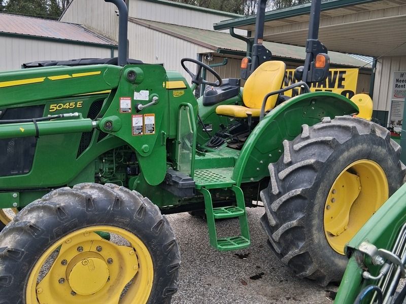 Used 2018 JOHN DEERE 5045E For Sale in Greenup Kentucky