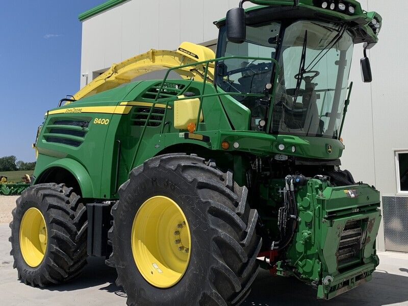 2018 JOHN DEERE 8400 For Sale