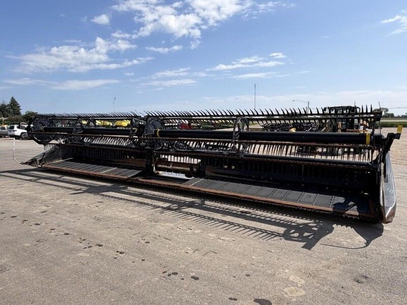 Used 2018 MACDON FD135 For Sale in Glencoe Minnesota