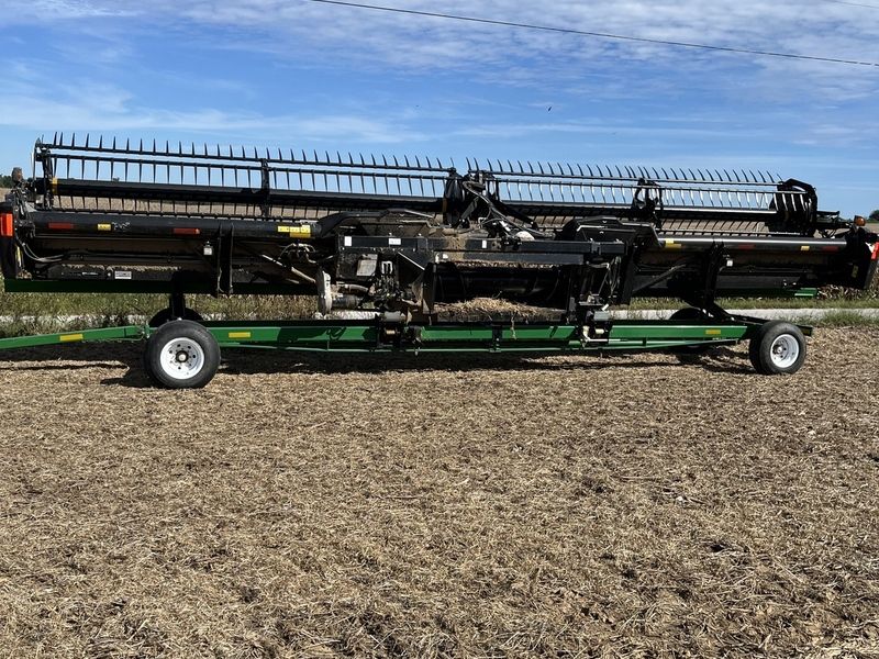 Used 2018 MACDON FD75 For Sale in Orleans Indiana