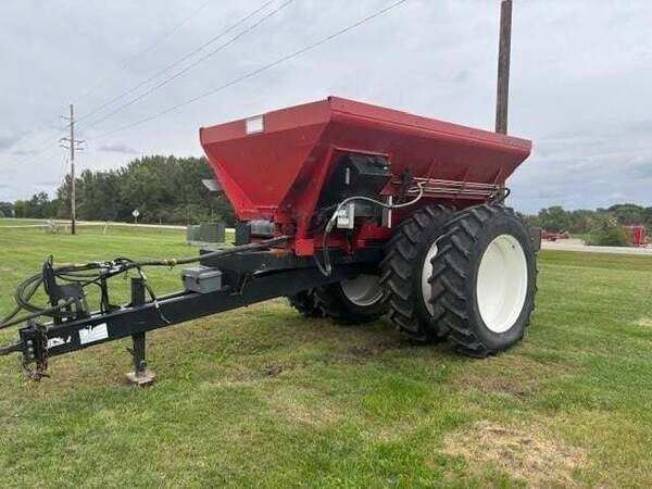 Used 2018 NEW LEADER L4000G4 For Sale in Belmond Iowa