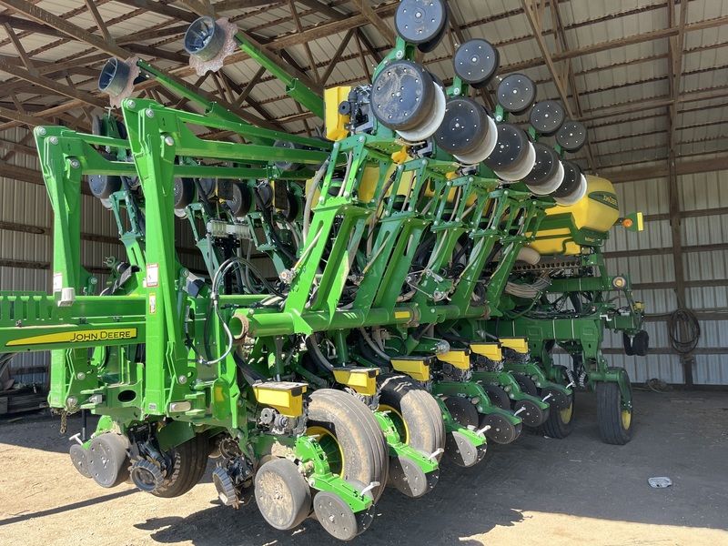 Used 2019 JOHN DEERE 1795 For Sale in Seneca Kansas
