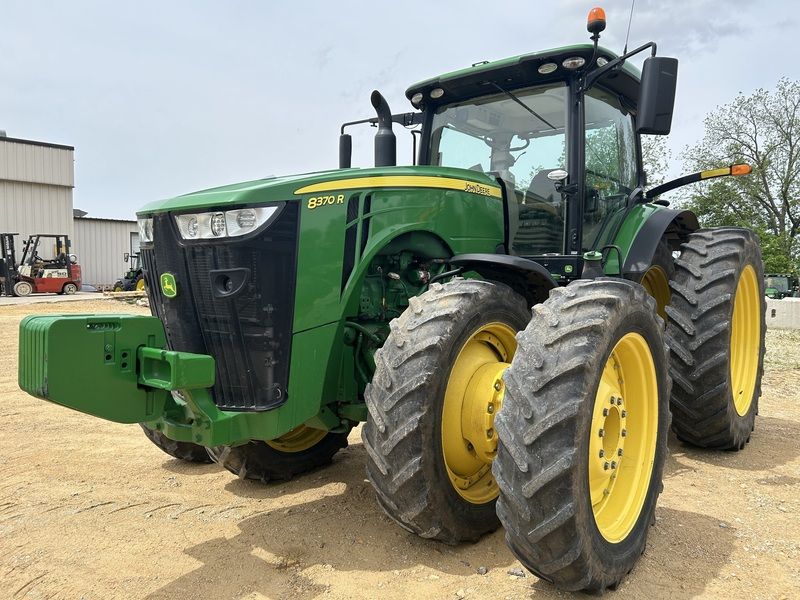 Used 2019 JOHN DEERE 8370R For Sale in Freeport Illinois