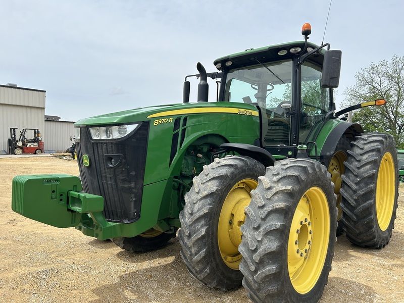 Used 2019 JOHN DEERE 8370R For Sale in Freeport Illinois