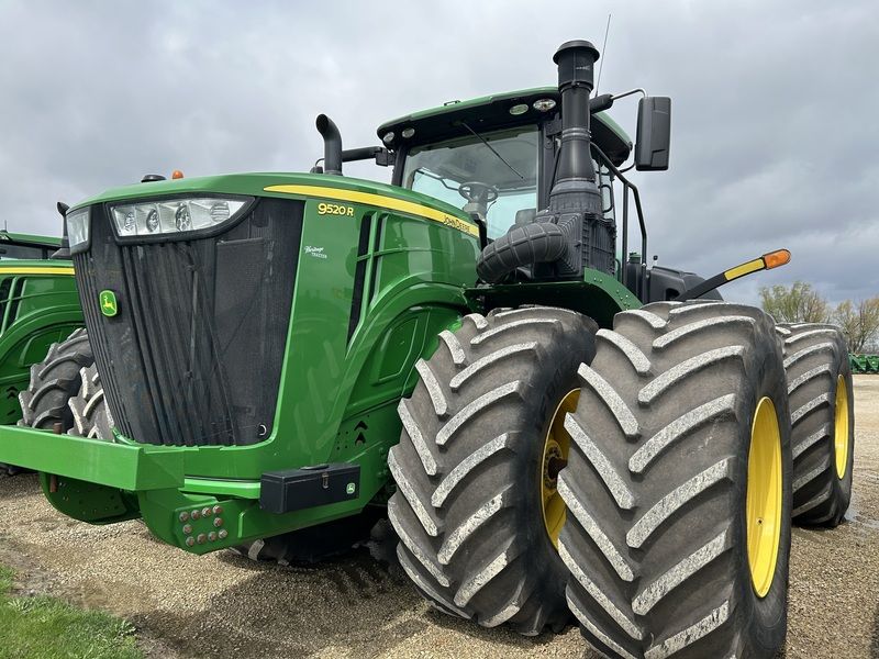 Used 2019 JOHN DEERE 9520R For Sale in Dixon Illinois