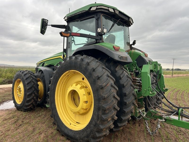 Used 2020 JOHN DEERE 8R 370 For Sale in Bucklin Kansas
