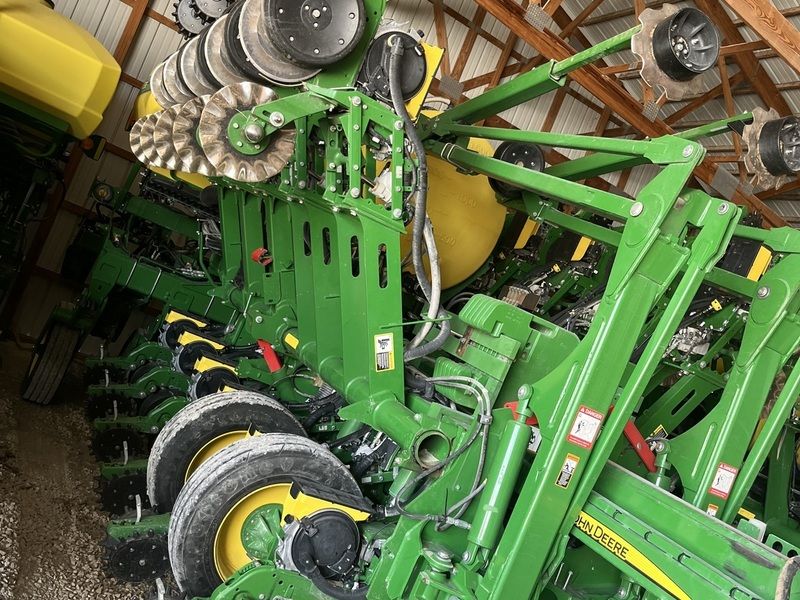 Used 2021 JOHN DEERE 1795 For Sale in Curryville Missouri