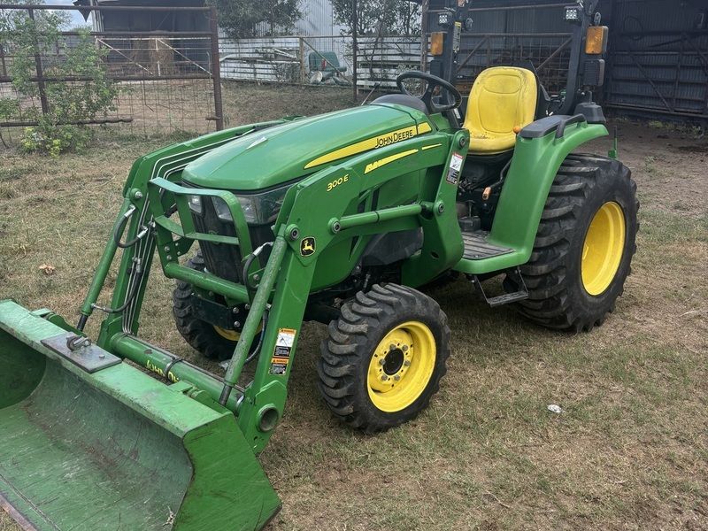 Used 2021 JOHN DEERE 3025E For Sale in Victoria Texas