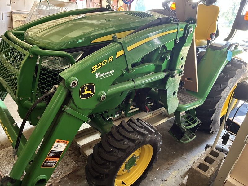 Used 2021 JOHN DEERE 3046R For Sale in Athens Michigan