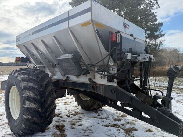 Used 2021 SALFORD MAGNASPREAD For Sale in East New Market Maryland