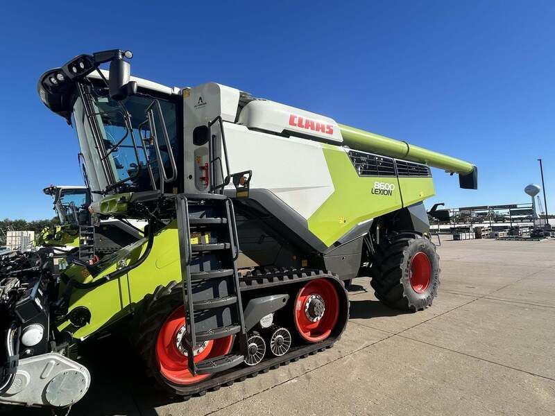 Used 2022 CLAAS LEXION 8600TT For Sale in Clinton Illinois
