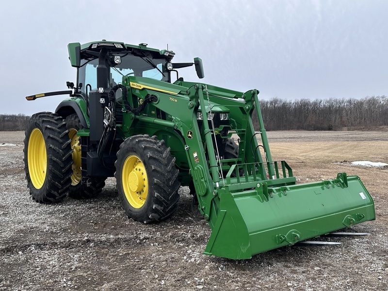 Used 2022 JOHN DEERE 7R 230 For Sale in Demotte Indiana