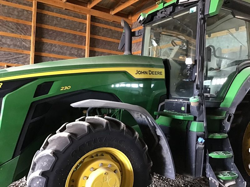 Used 2022 JOHN DEERE 8R 230 For Sale in West Bend Iowa