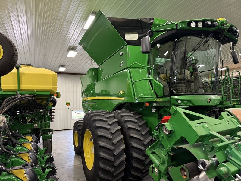 Used 2022 JOHN DEERE S790 For Sale in Sioux Center Iowa
