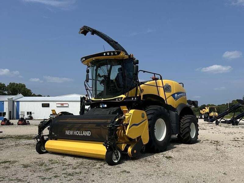 Used 2022 NEW HOLLAND FR650 For Sale in Potter Wisconsin