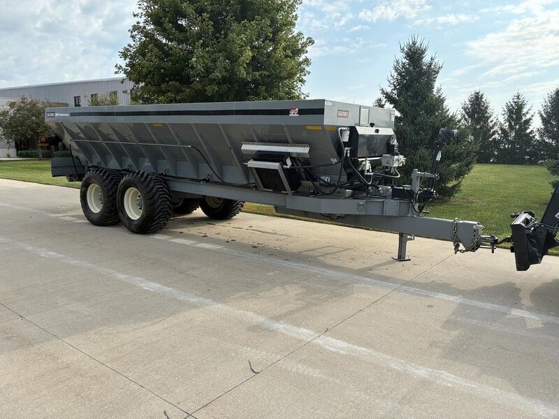 Used 2022 SALFORD BBI ENDURANCE For Sale in Hills Iowa