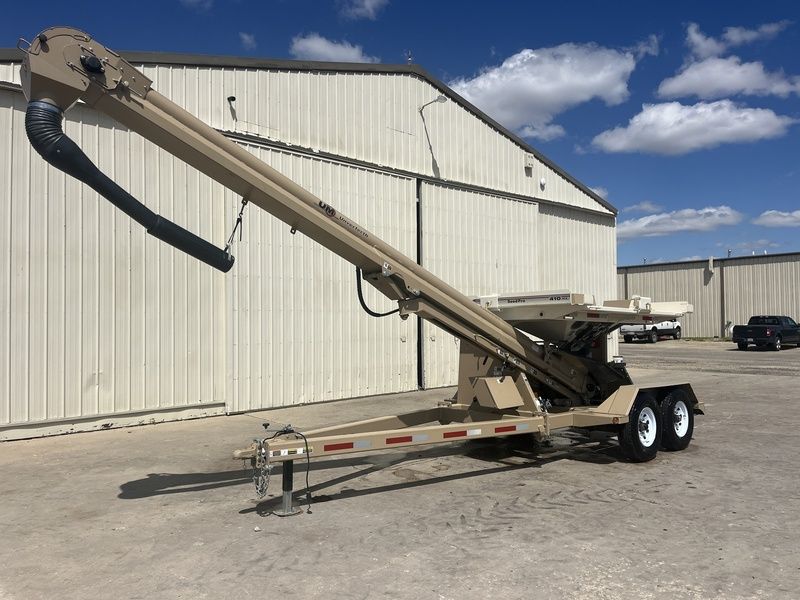 Used 2022 UNVERFERTH 410XL For Sale in Streator Illinois
