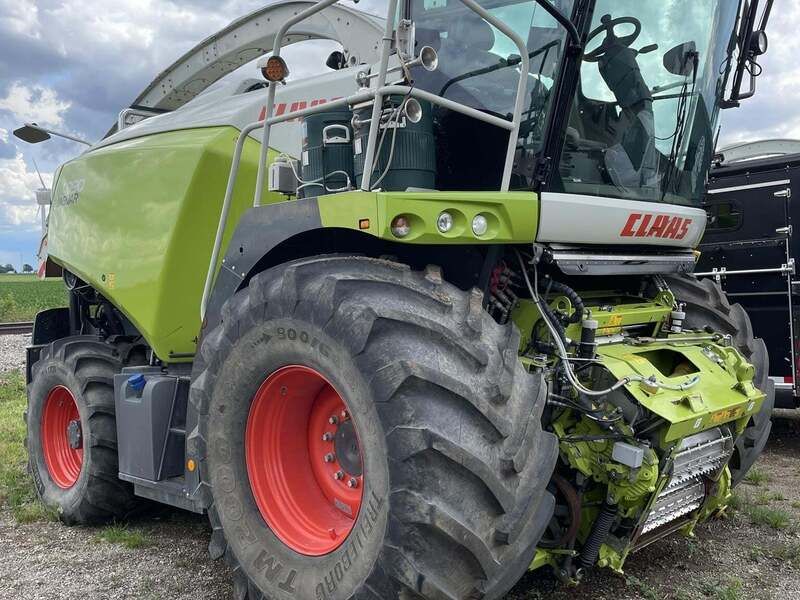Used 2023 CLAAS JAGUAR 990 For Sale in Breckenridge Michigan
