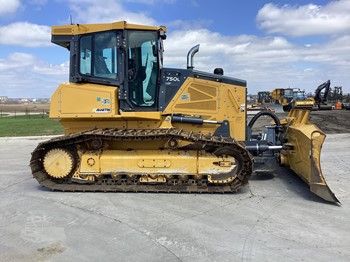 Used 2023 DEERE 750L LGP For Sale in Cedar Rapids Iowa
