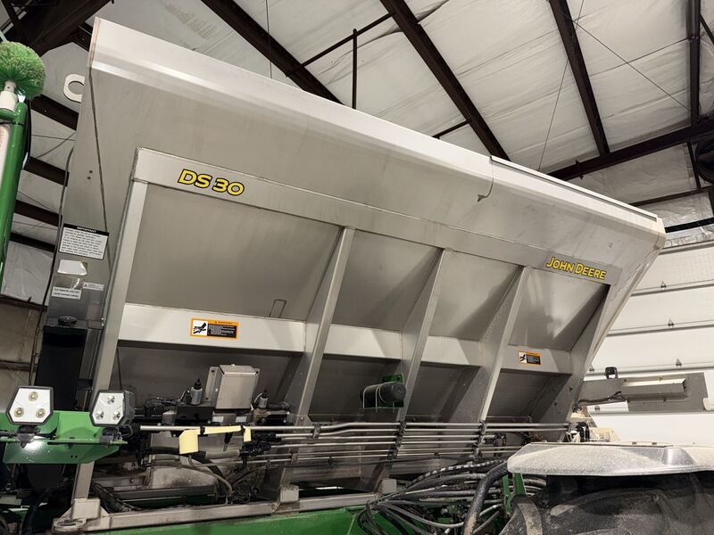 Used 2023 JOHN DEERE DS30 For Sale in Galesburg Illinois