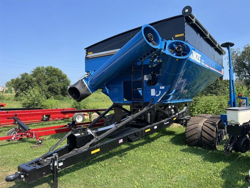 Used 2024 KINZE 1051 For Sale in Janesville Wisconsin