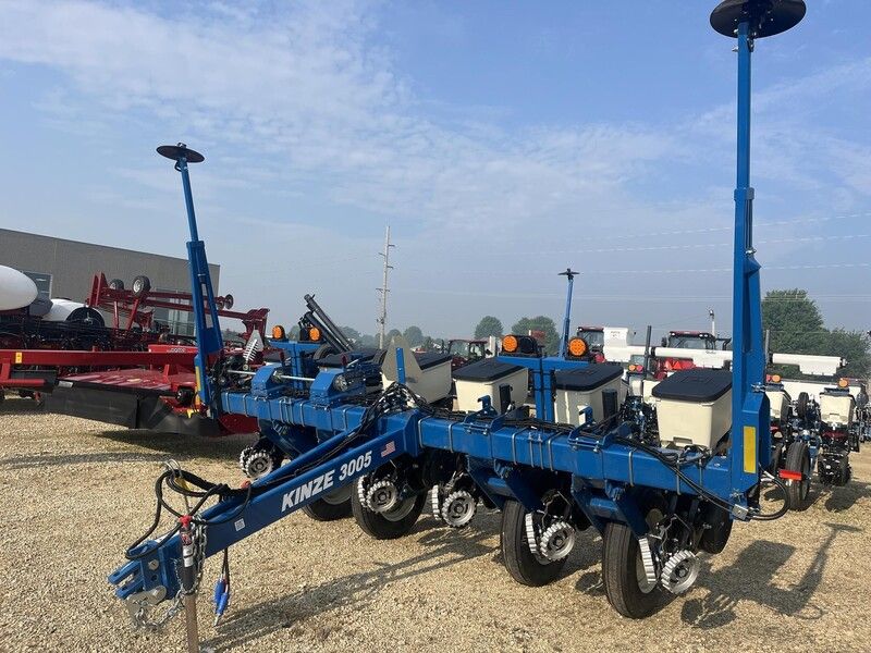 New 2026 KINZE 3005 For Sale in Janesville Wisconsin