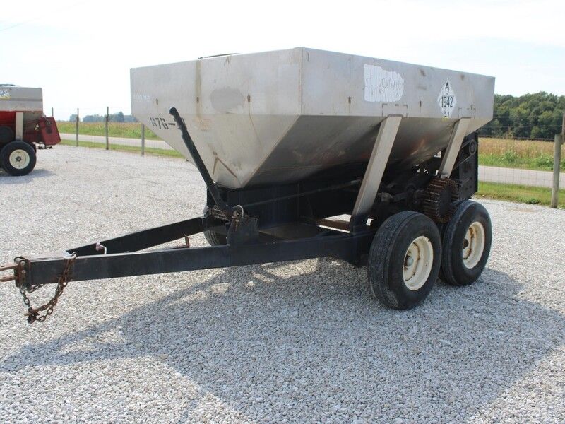 ADAMS FERTILIZER EQUIPMENT 5T For Sale