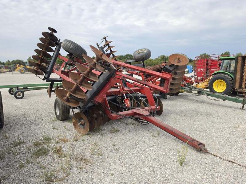 Used CASE IH 596 For Sale in Clinton Missouri