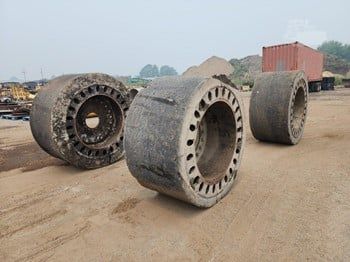 Deere Construction Equipment Attachment