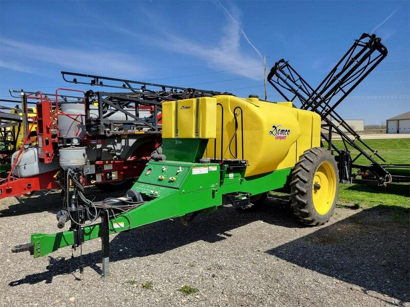 Used DEMCO 1100 For Sale in Monticello Iowa