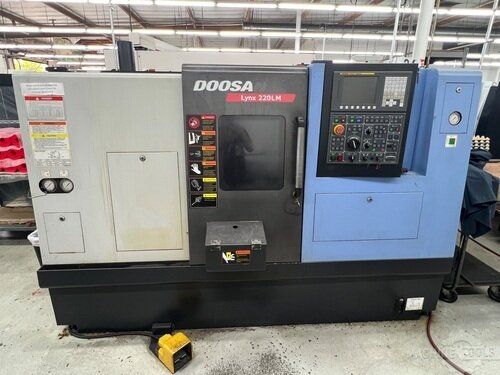 Used DOOSAN LYNX 220LMA (2010) For Sale in California