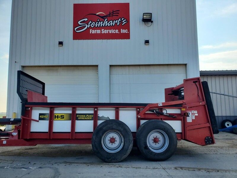 Used H & S HPV4242 For Sale in Platteville Wisconsin