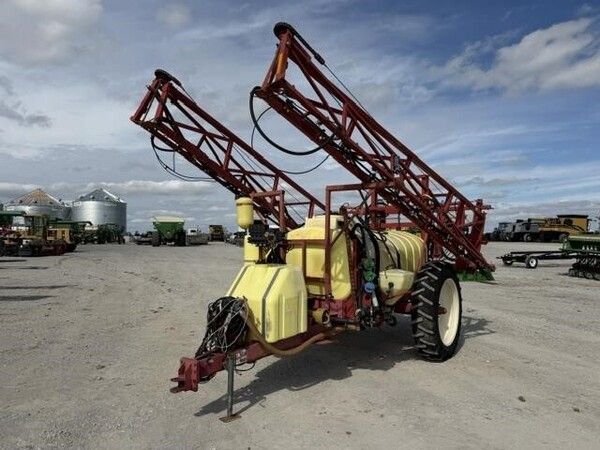 Used HARDI NAVIGATOR 1000 For Sale in Gallatin Missouri