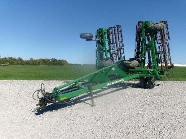 JOHN DEERE 2210 For Sale